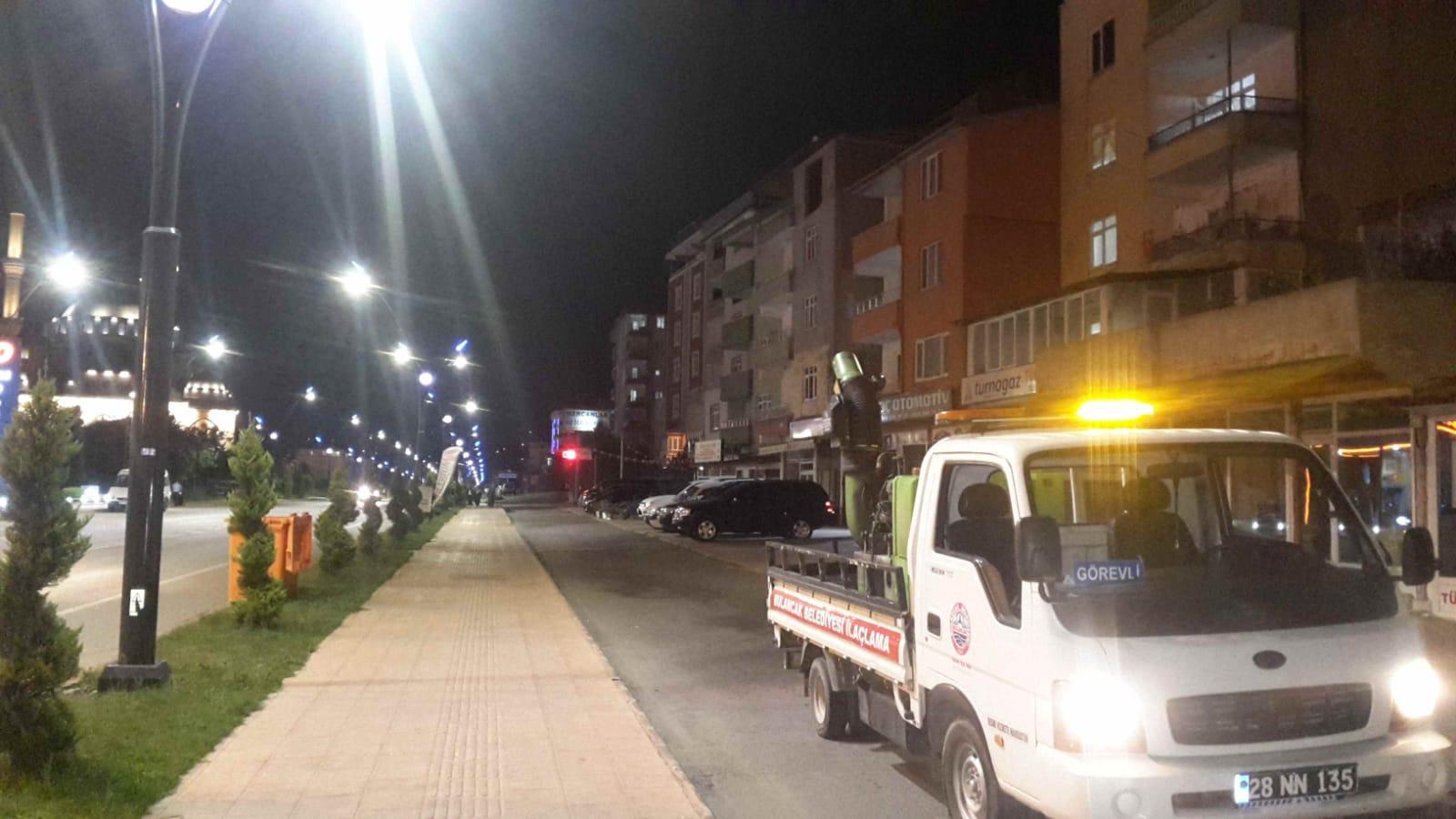 HER GECE İKİ ARAÇLA İLAÇLAMA YAPILIYOR!