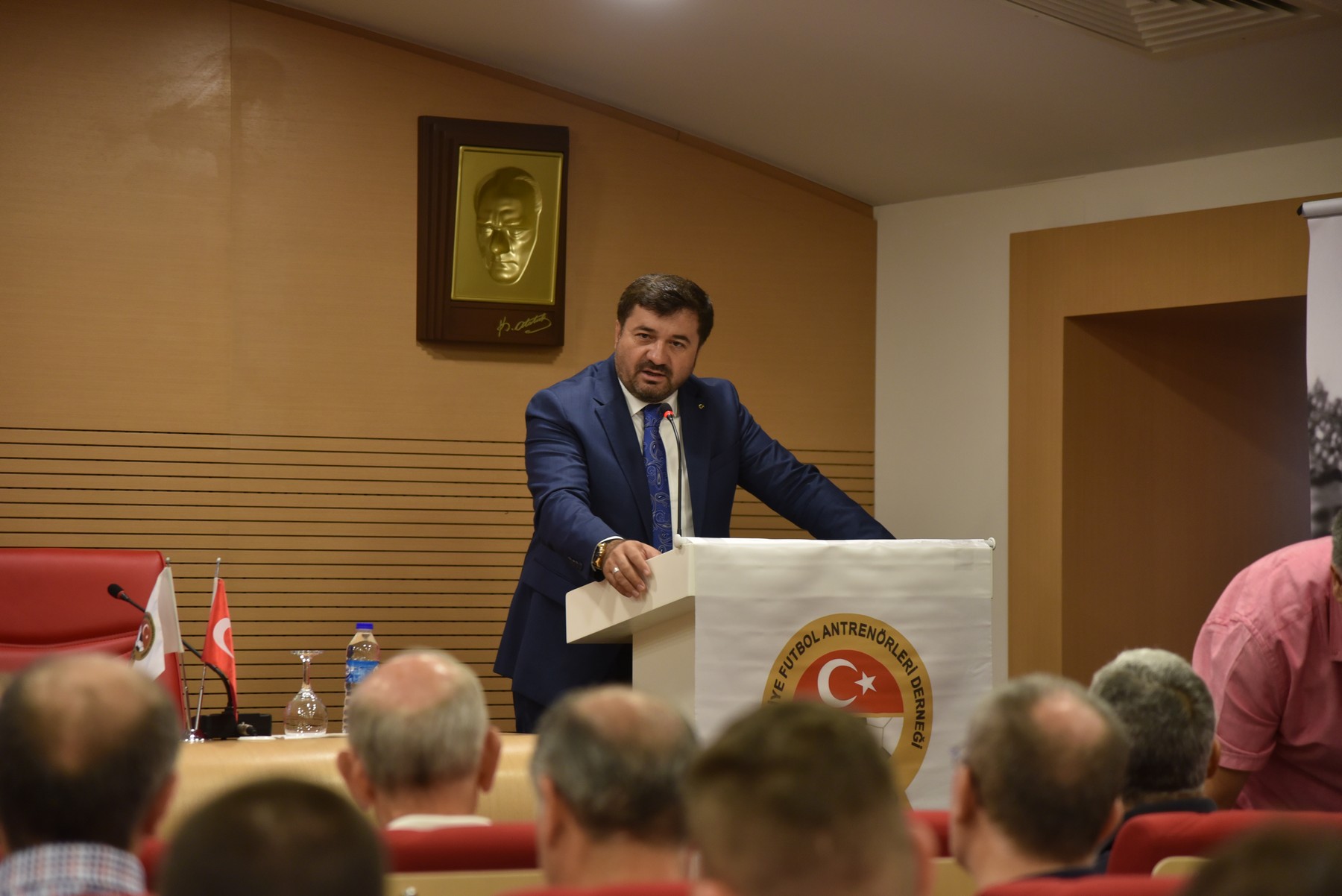 BAŞKAN ŞENLİKOĞLU; SPORUN VE SPORCUNUN YANINDAYIZ