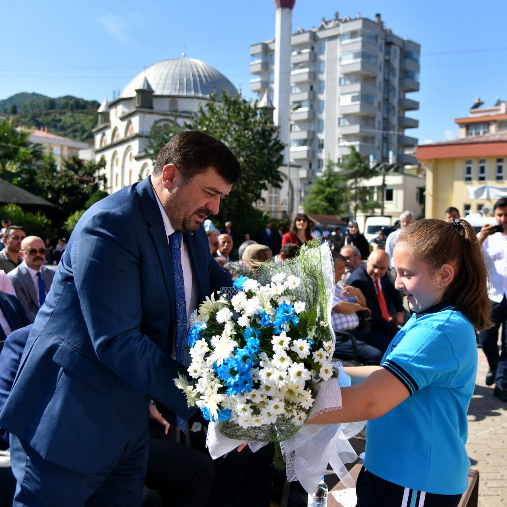 BAŞKAN ŞENLİKOĞLU YENİ EĞİTİM YILINDA BAŞARILAR DİLEDİ