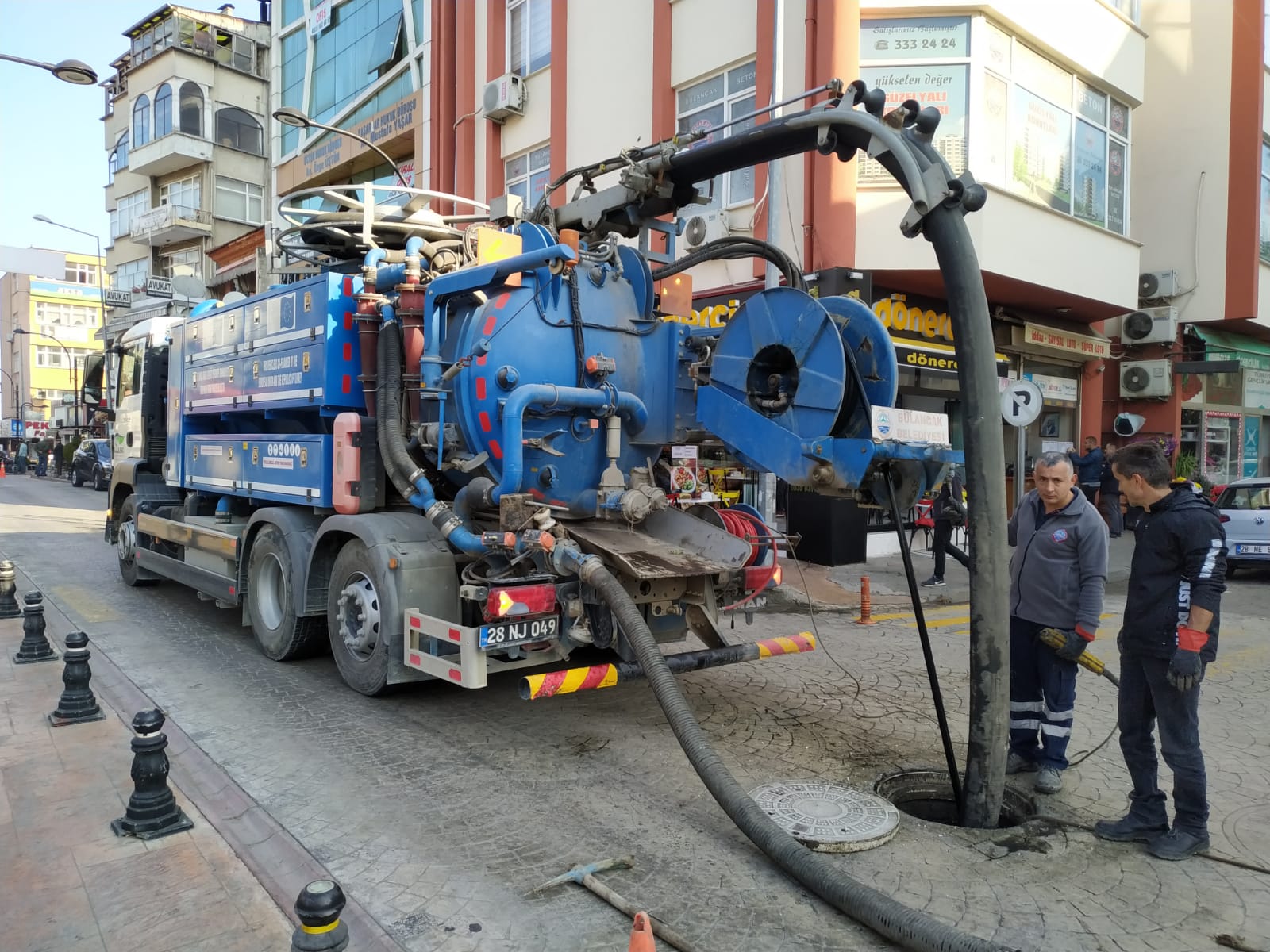 Kış öncesi yağmur suyu kanalları temizleniyor!