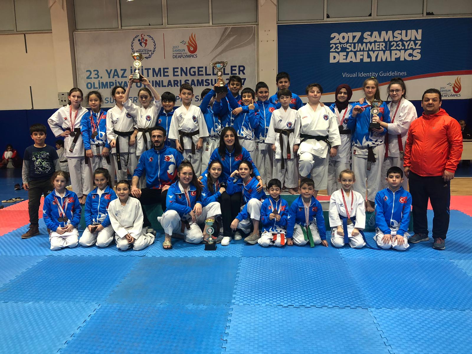 Akademi karatecileri yine şaşırtmadı
