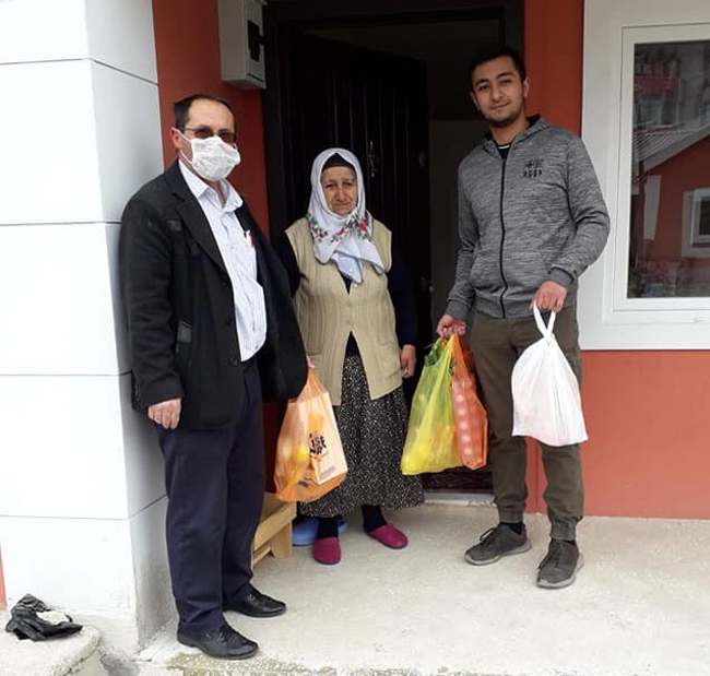 Alucra Müftülüğü Görevlileri Yaşlılar İçin Sahaya İndi