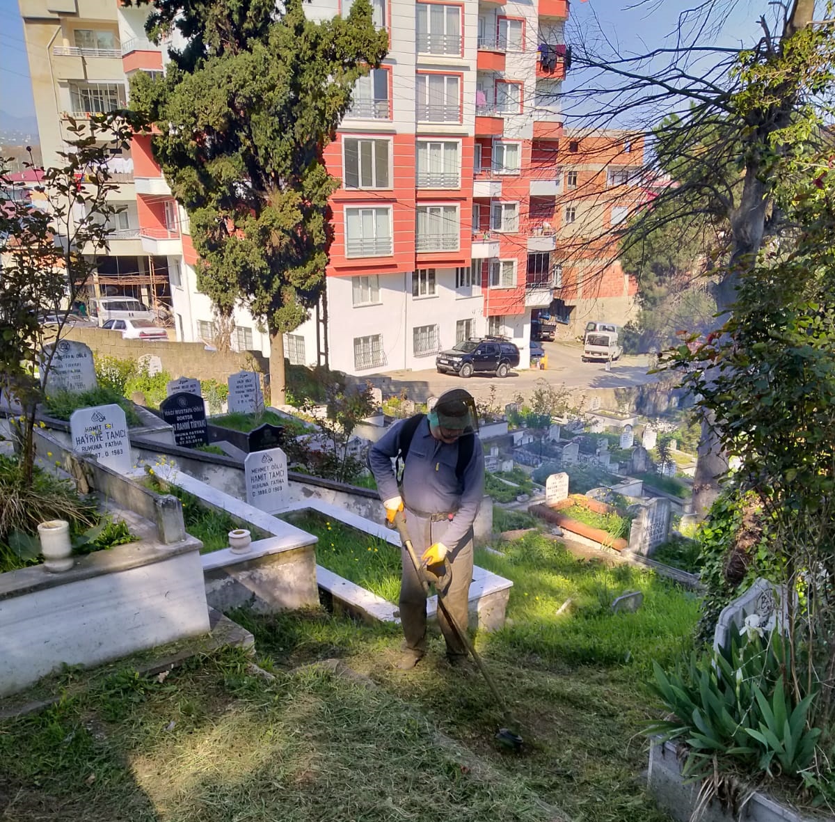 Belediye Mezarlıkları Pırıl Pırıl oldu