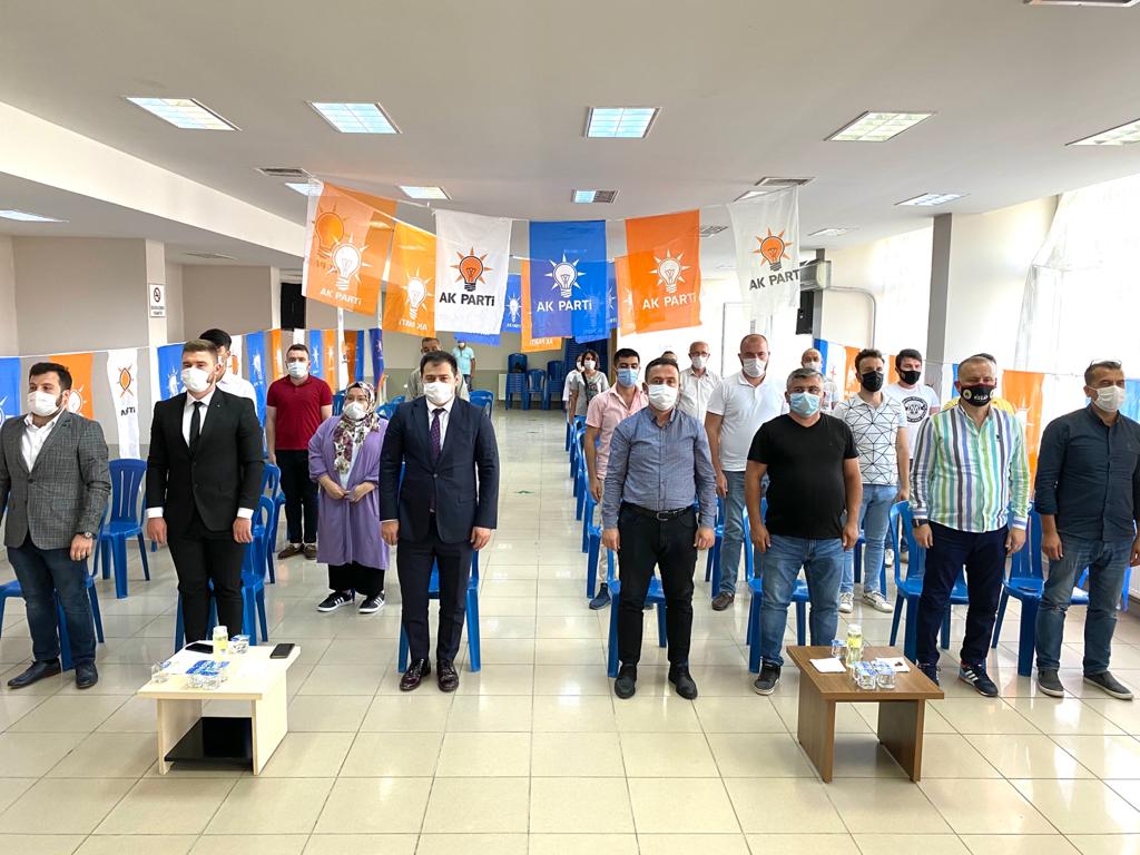 BAŞKAN EMÜR İLÇE GENÇLİK KOLLARI KONGRESİNE KATILDI