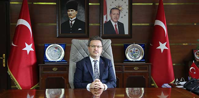 Vali Ünlü, yılın bürokratı seçildi