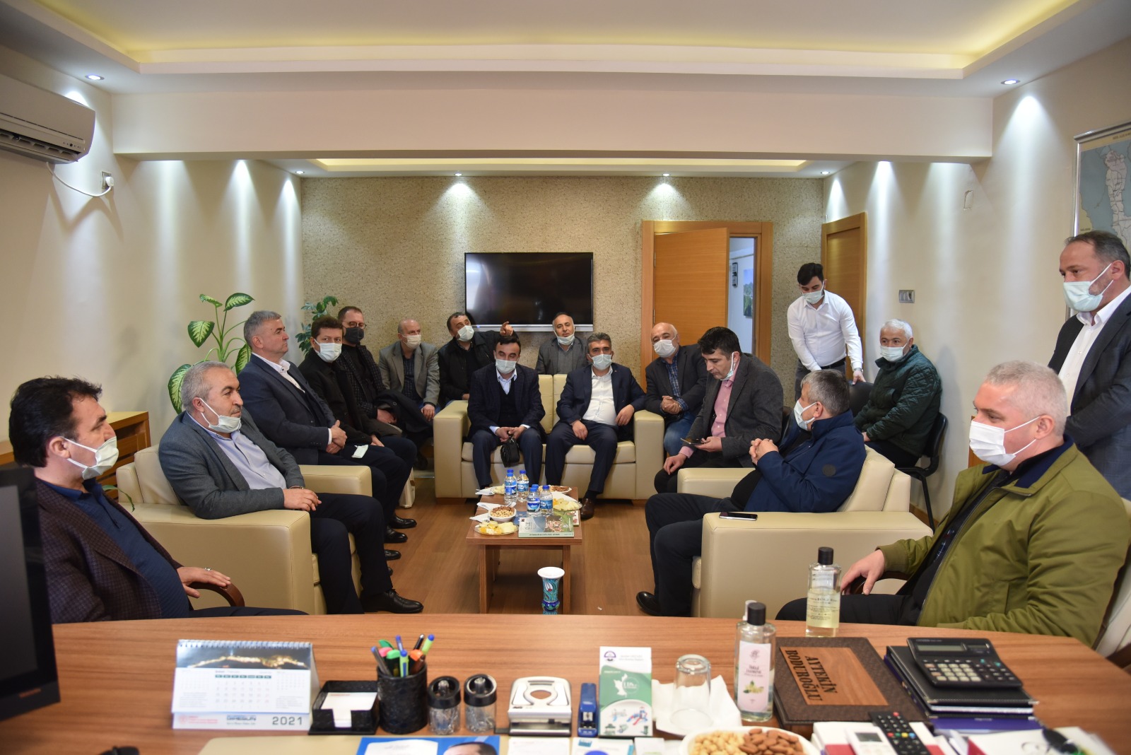 Mustafa Dündar, Güce Belediyesini ziyaret etti