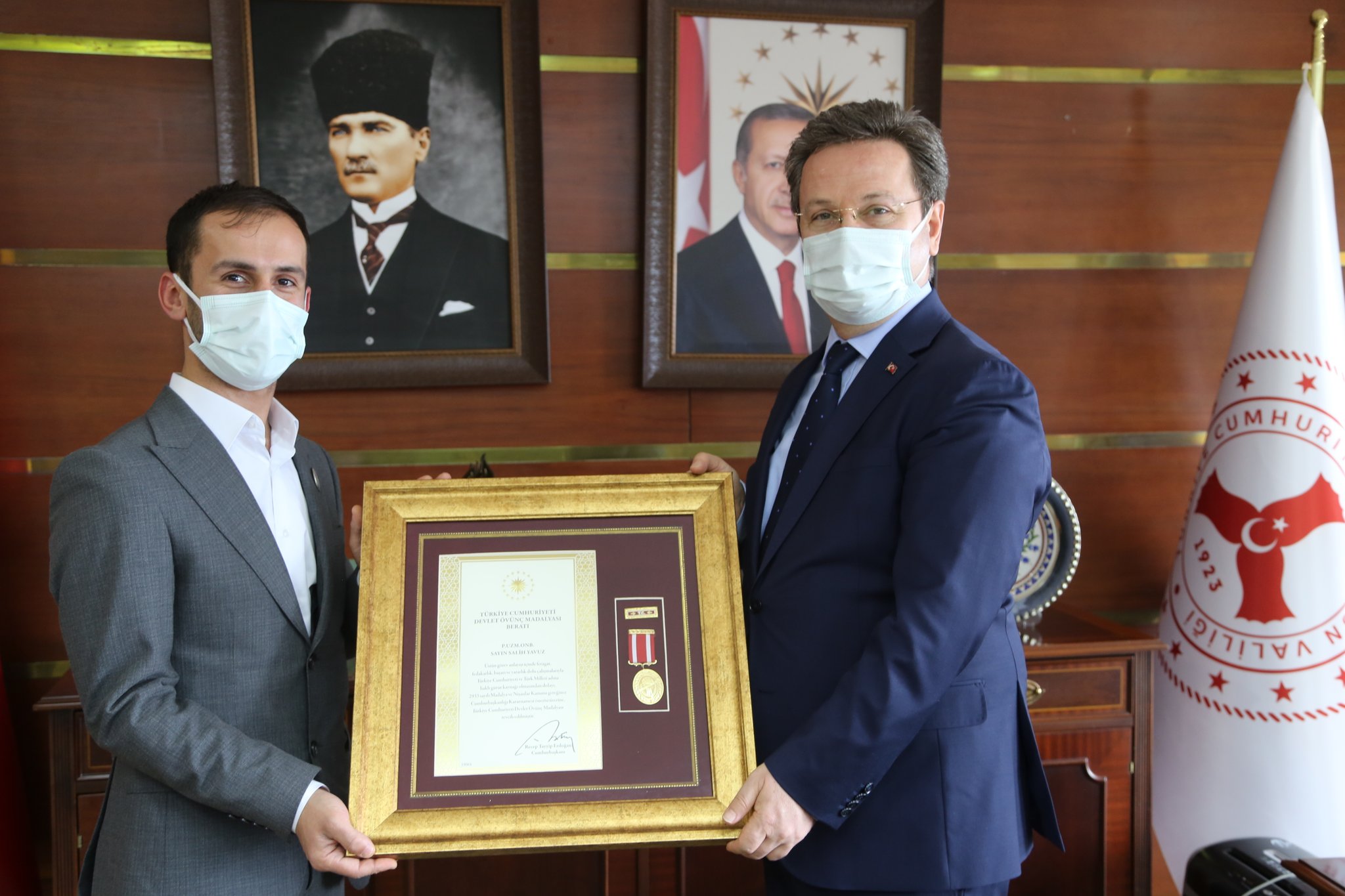 Güneydoğu Gazisine, Devlet Ödünç Madalyası ve Gazilik Beratı Verildi