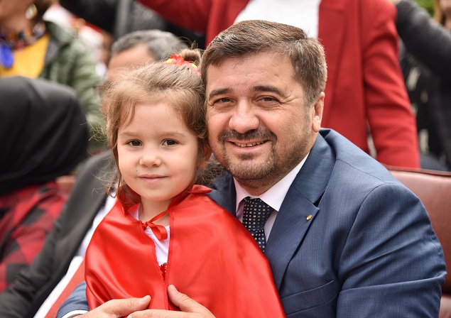 BAŞKAN ŞENLİKOĞLU’NUN 23 NİSAN MESAJI