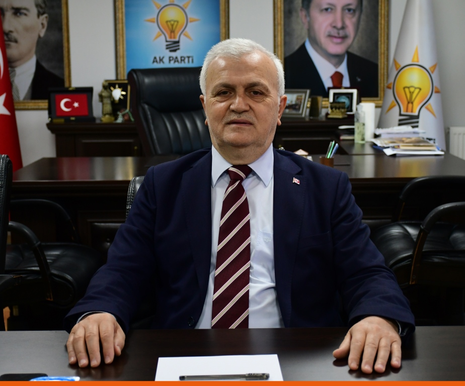 Ak Parti İl Başkanı Kenan Tatlı eleştirilere sert bir şekilde cevap verdi. 