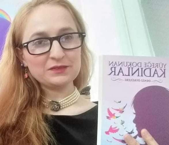 Elif Yavaş, Şiire Üstün Hizmet Ödülü kazandı