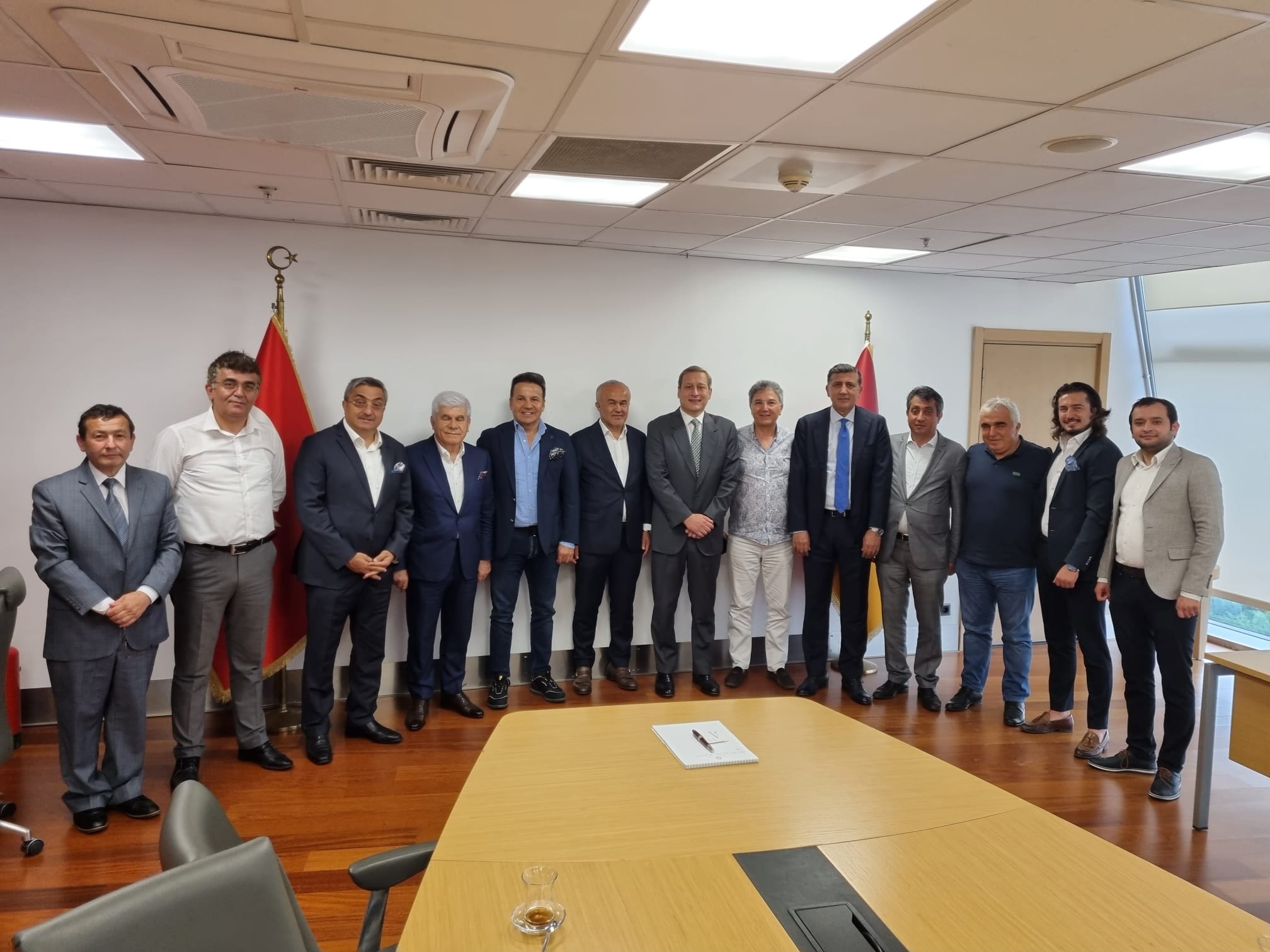 Giresun Vakfından Burak Elmas'a Hayırlı Olsun Ziyareti.