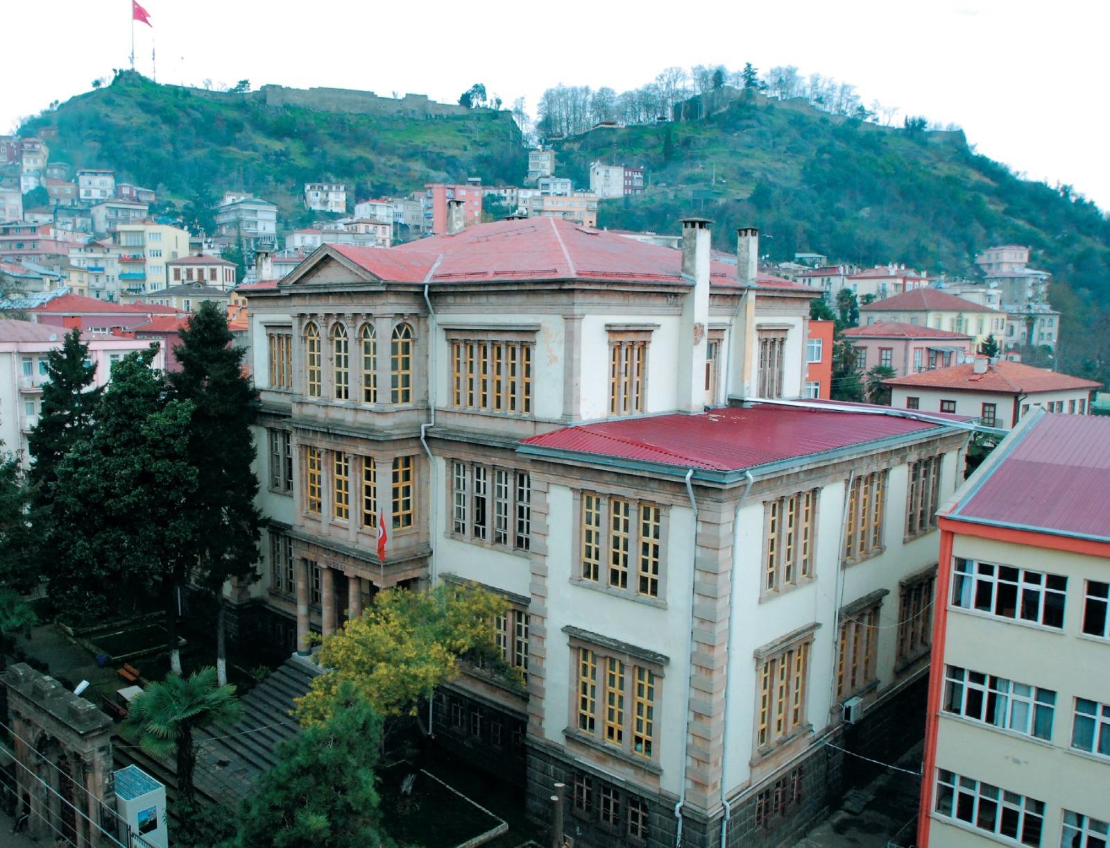 ESKİ TİCARET LİSESİ, ŞEHİR MÜZESİ OLMAK ÜZERE KÜLTÜR BAKANLIĞI’NA TAHSİS EDİLİYOR