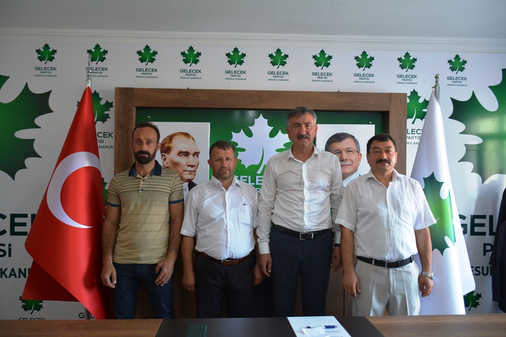 GELECEK Partisi Piraziz İlçe Başkanı Necip Aytemür Mazbatasını aldı.