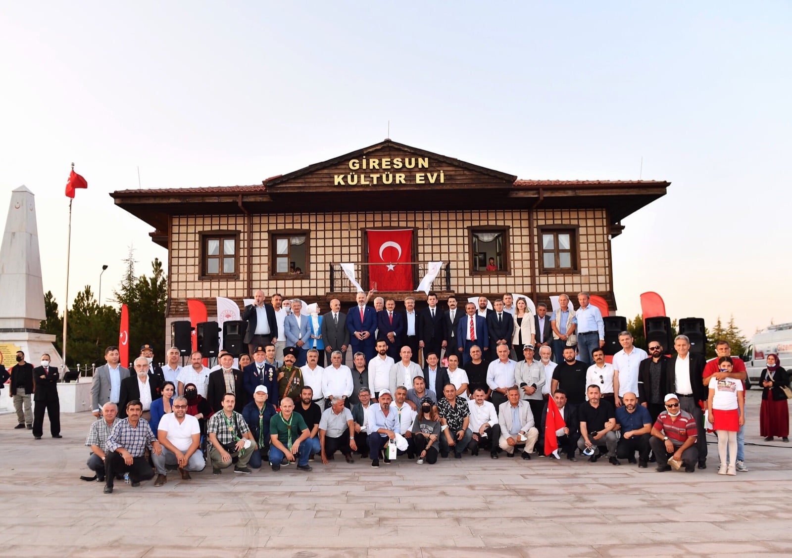’’ŞEHİTLİK’’ BİZİM GURUR ABİDEMİZDİR