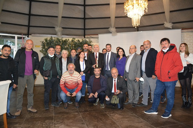 ÖDÜLLÜ BAŞKAN GAZETECİLER İLE BİR ARAYA GELDİ