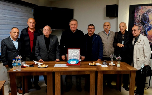 Giresun Turizm Ve Tanıtma Derneği'nden Yücel'e Plaket