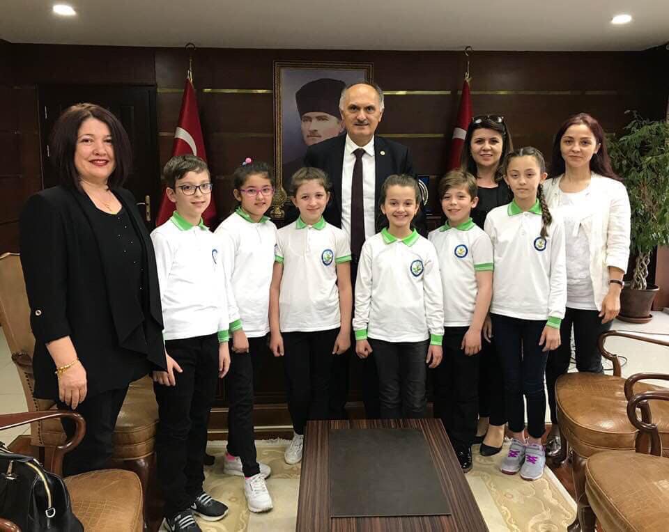  MV. Öztürk, 24 Kasım Öğretmenler Günü nedeniyle bir mesaj yayınladı.
