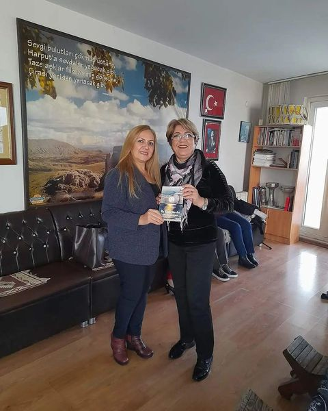 Suna Türkmen ŞİİR YORUMCULUĞU da  ÖDÜL KAZANDIRDI