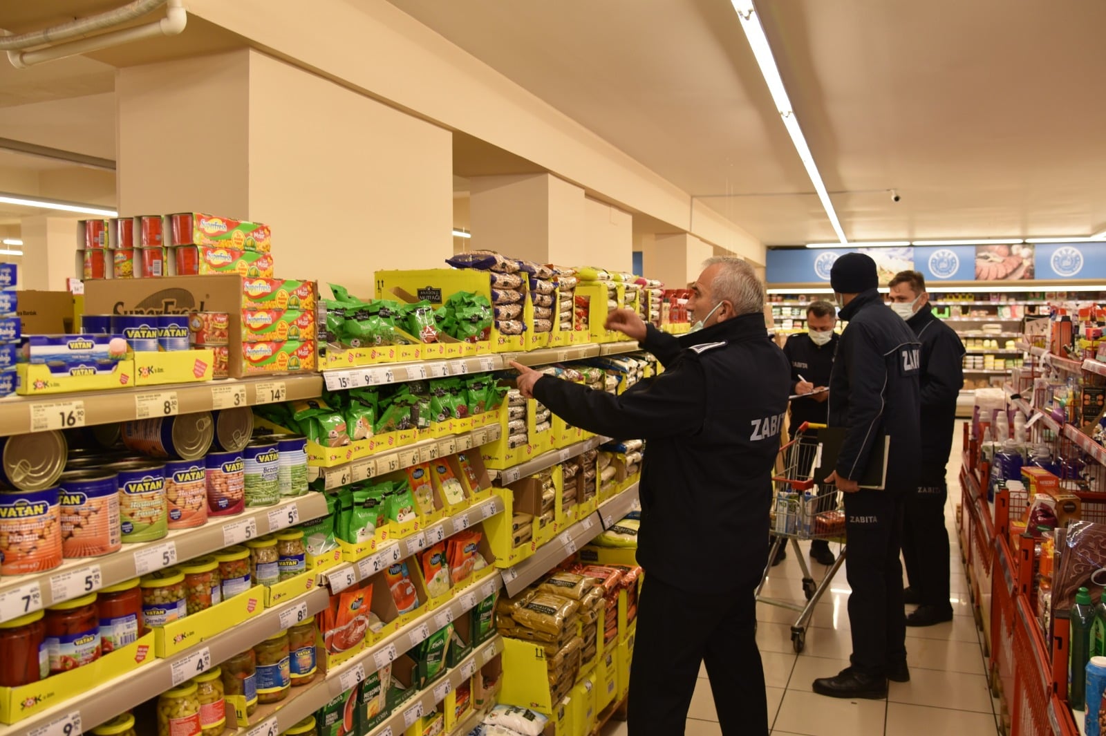 ZABITA EKİPLERİMİZ MARKETLERİ DENETLEDİ