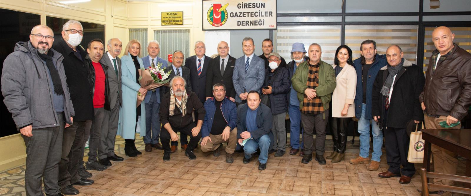 Üniversite Yönetiminden Gazeteciler Cemiyetini Ziyaret...