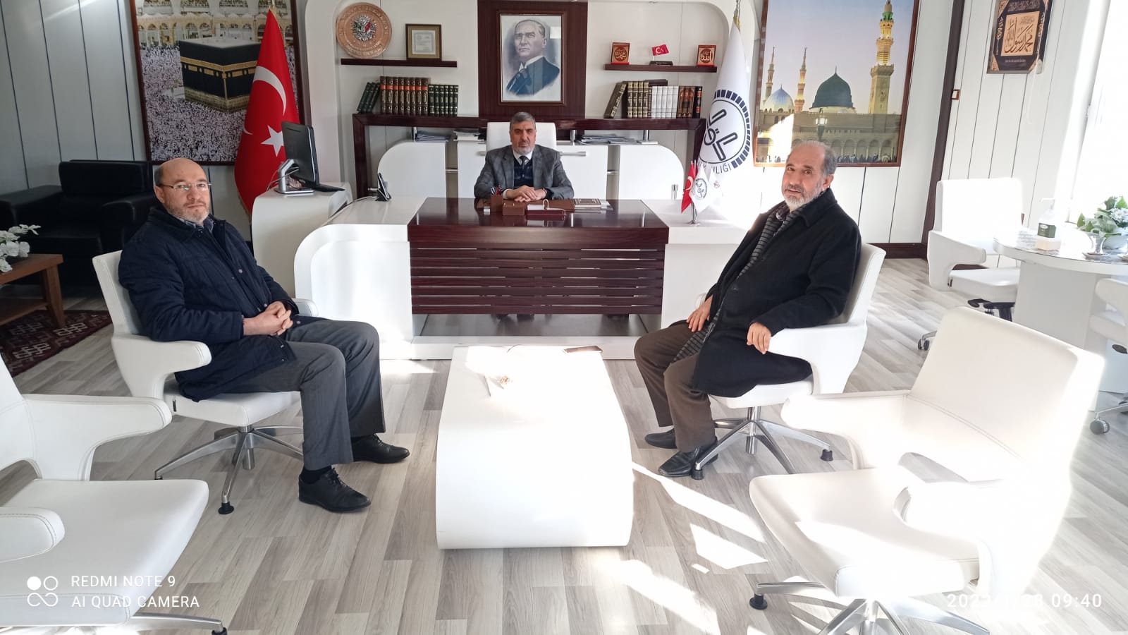 Tebliğte esas olan lisani hal ile insanlara örnek olabilmektir
