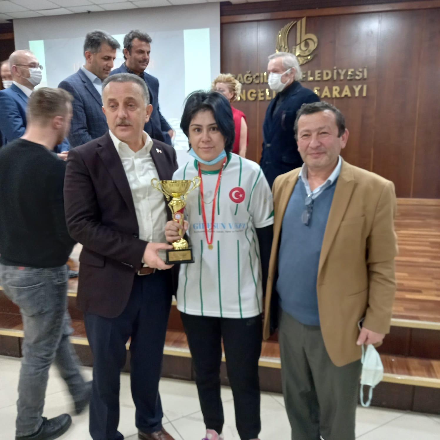 Bulancaklı Hemşerimiz Uktenur Çatal, Satrançta İkincisi Oldu