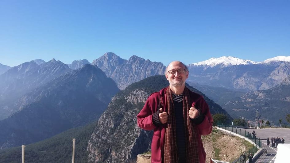Kurtuluş Köseali, Ankara'da   Şiire Üstün Hizmet Ödülü alacak