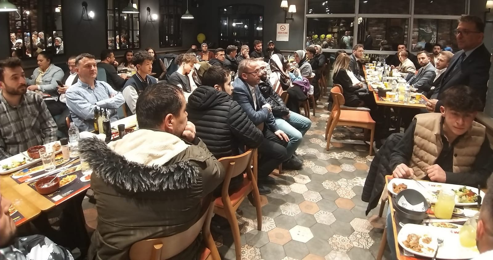 DEVA PARTİLİLER İFTARDA BULUŞTU