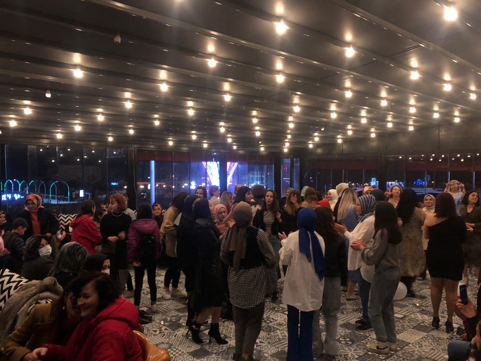 Anneler Günü Özel Eğlence Programı