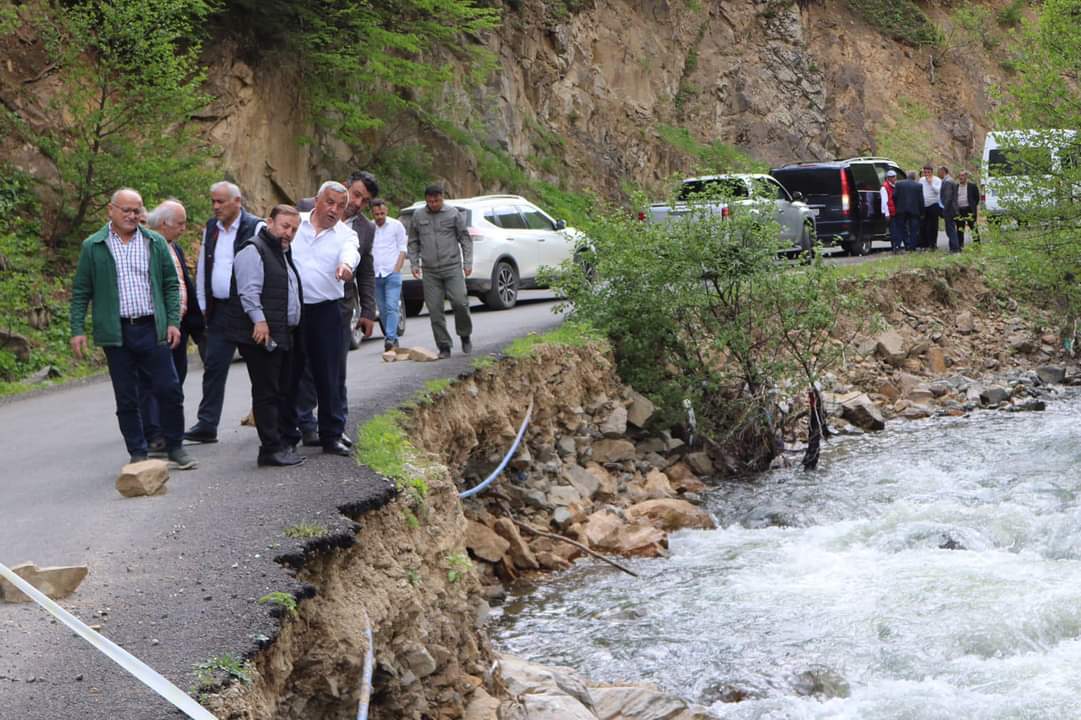 MİLLETVEKİLİ SABRİ ÖZTÜRK, SELDEN ETKİLENEN KÖYLERİ ZİYARET ETTİ