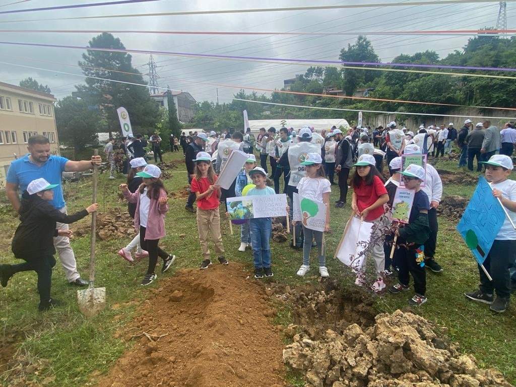 Pirazizli Bin Genç İçin 1000 Fidan Dikildi