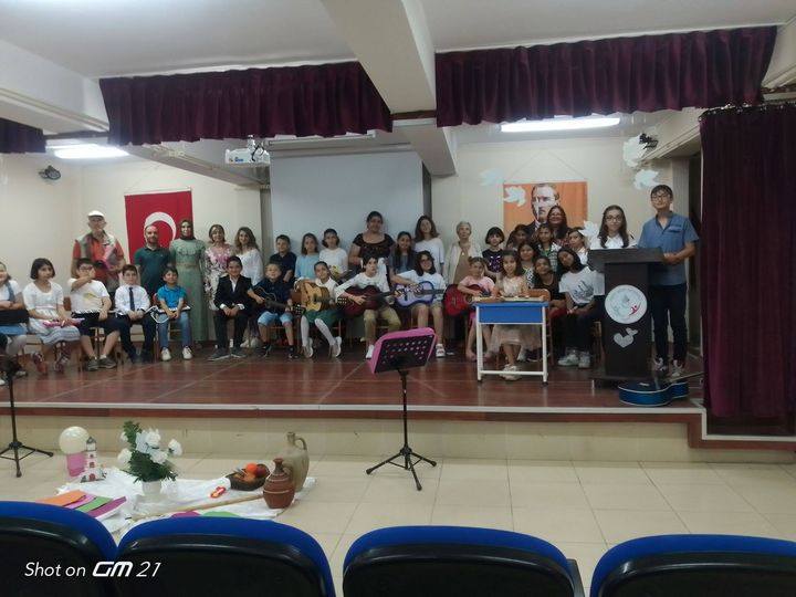 OKULA DÜNYACA ÜNLÜ BİR ŞAİR GELDİ.