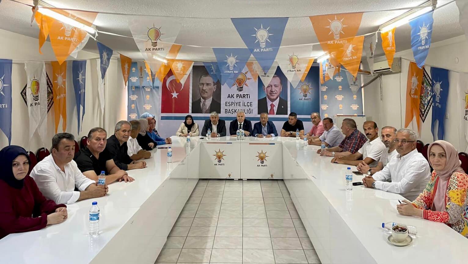  Ak Partililer Bayramlaştı
