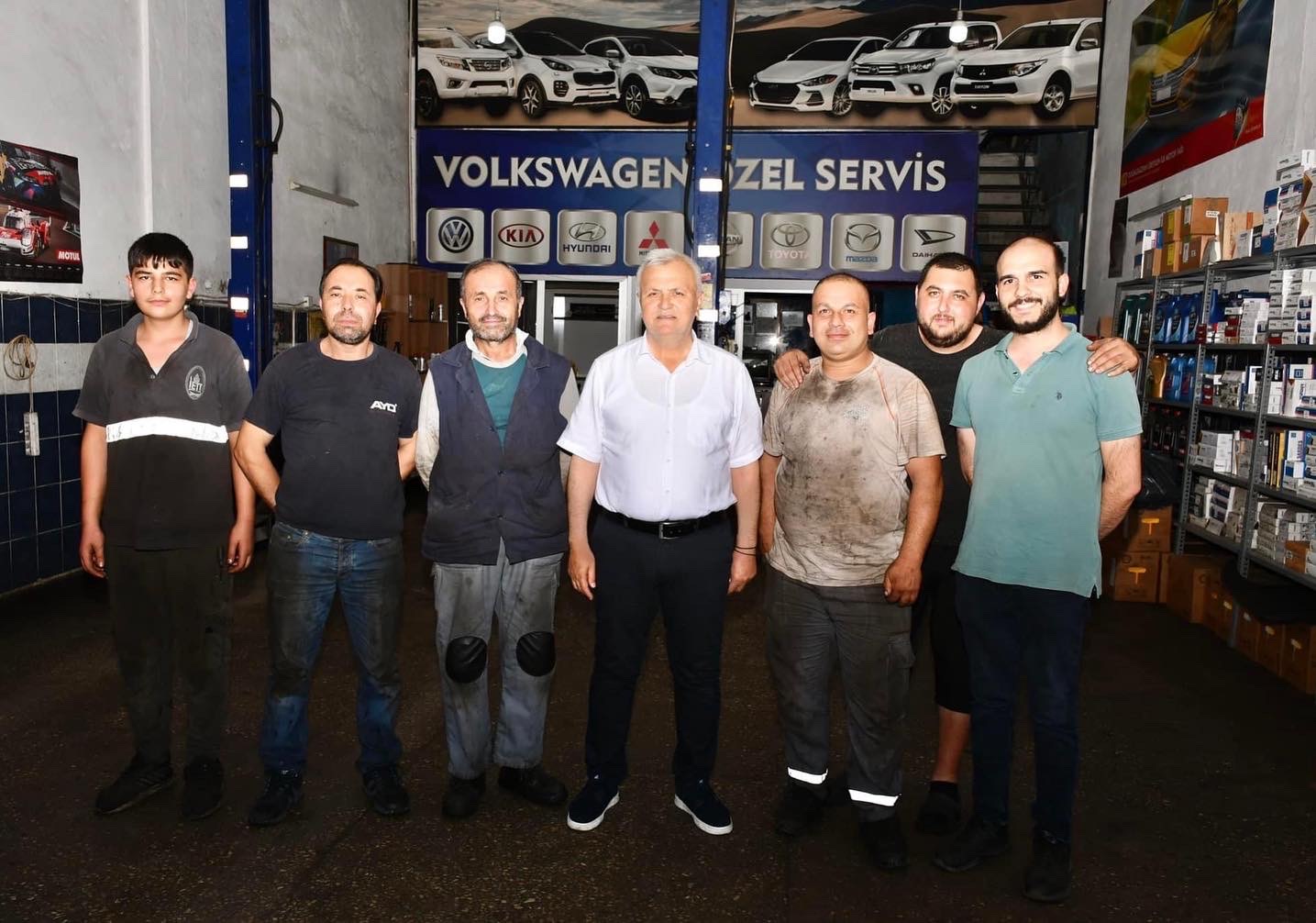 Tatlı, Sanayi’de  esnaf ve vatandaşlarla bir araya geldi.