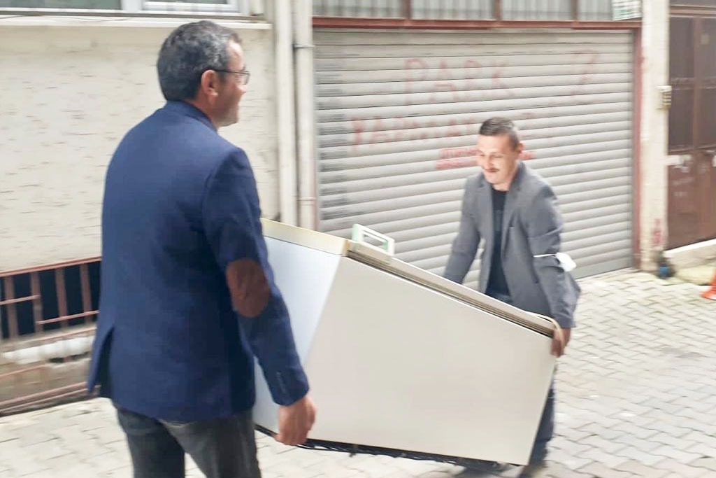 BELEDİYEDEN ÜNİVERSİTE ÖĞRENCİLERİNE DESTEK 