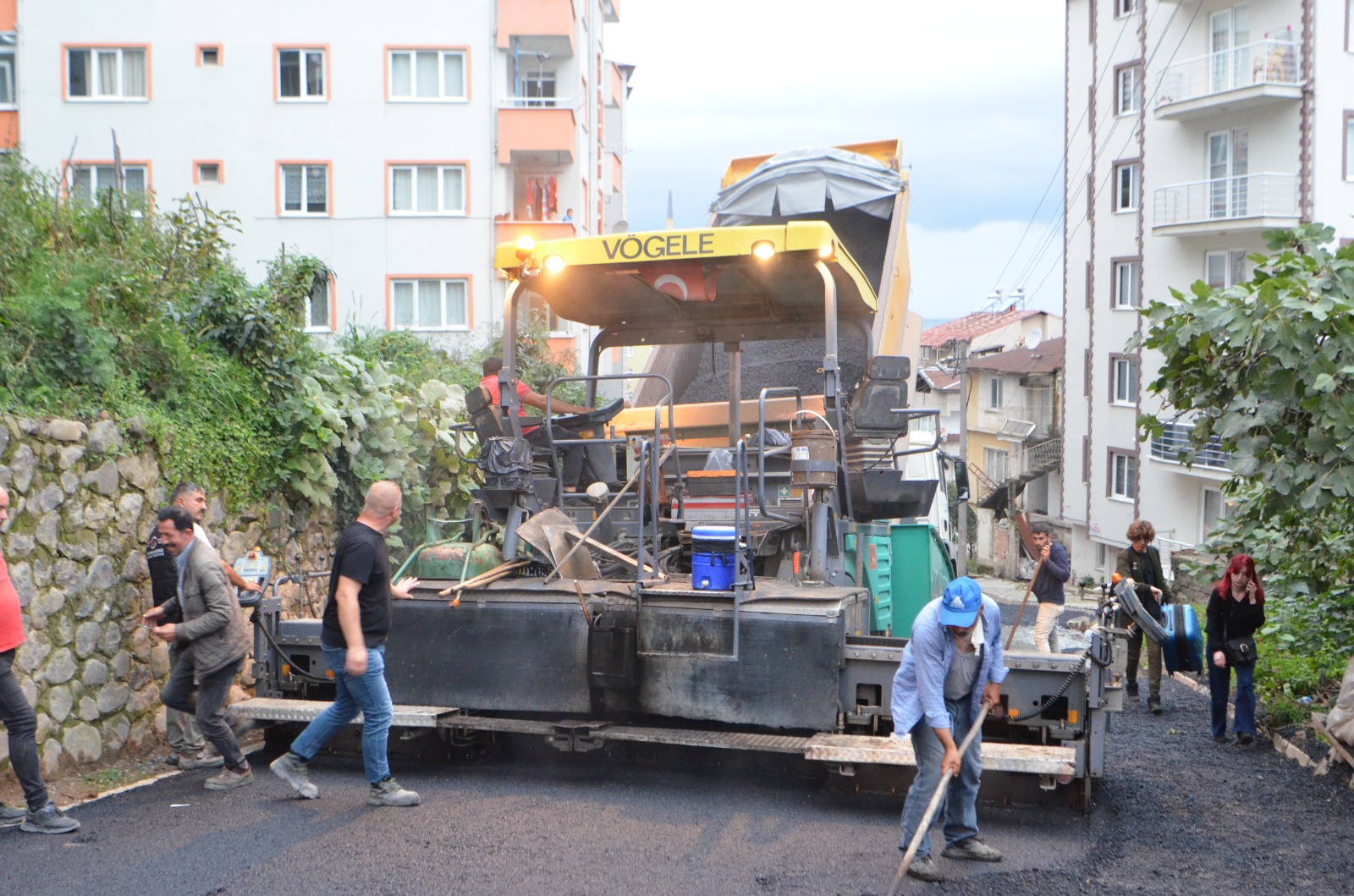 Barış Sokak ve Kocatepe Sokak Asfalt Çalışması bitti