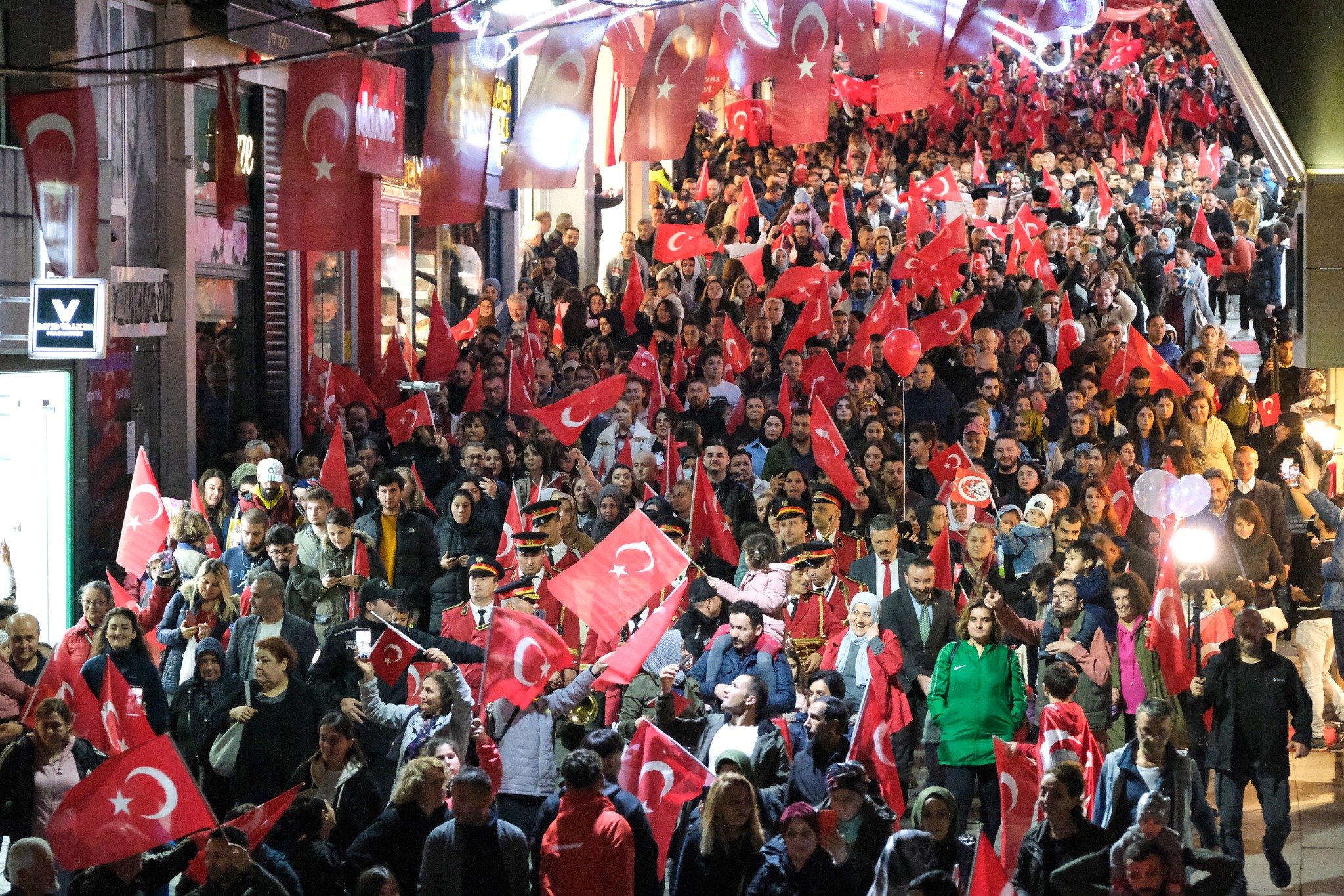 KUTLAMALAR DOLU DOLU GEÇTİ