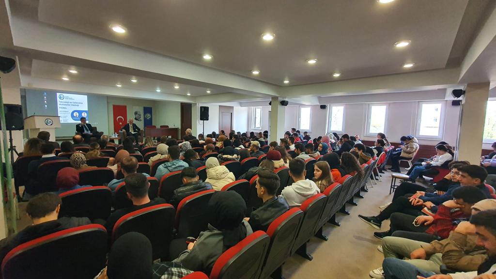  "Teknoloji ve Gelecekte Muhasebe Mesleği" Konulu Panel Gerçekleştirildi