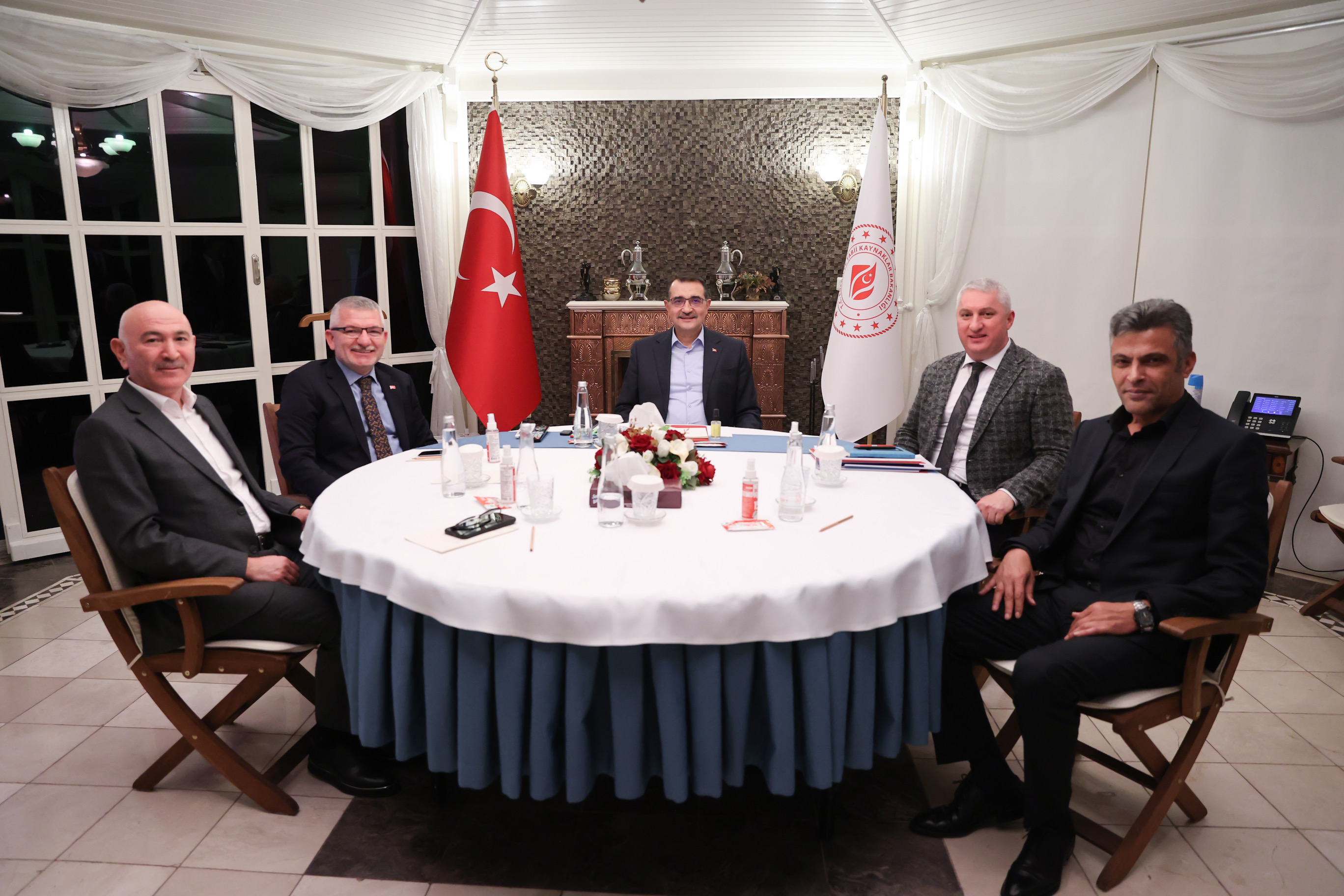 Millet Vekili Aydın'dan Bakan Dönmez'e Ziyaret
