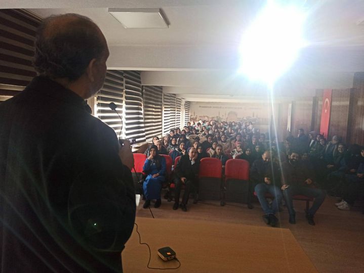 Kaya  “Hak arama yolları” temalı bir seminer verdi