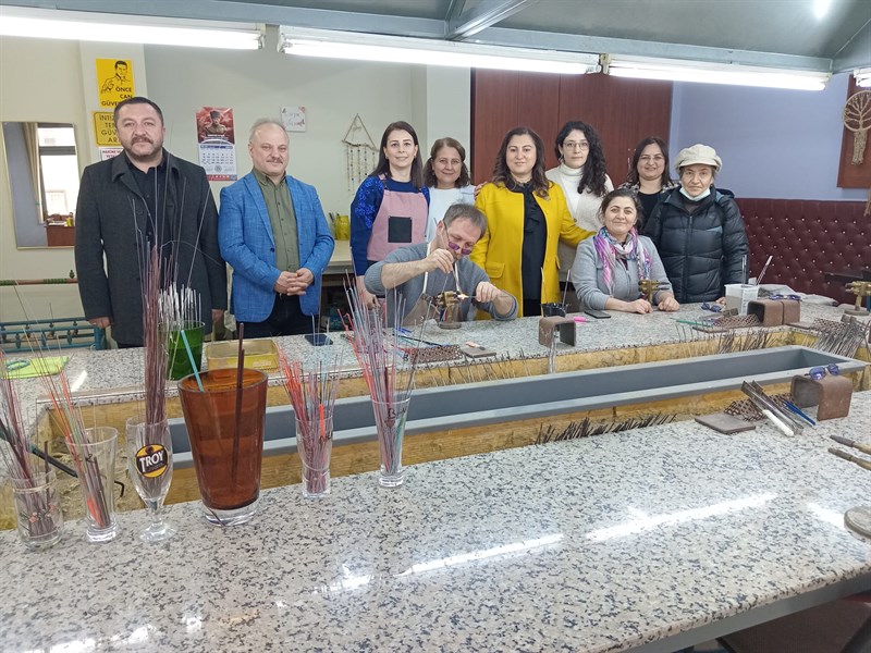 Sema Ünlü Hanımefendi, HEM Kurslarını Ziyaret Etti