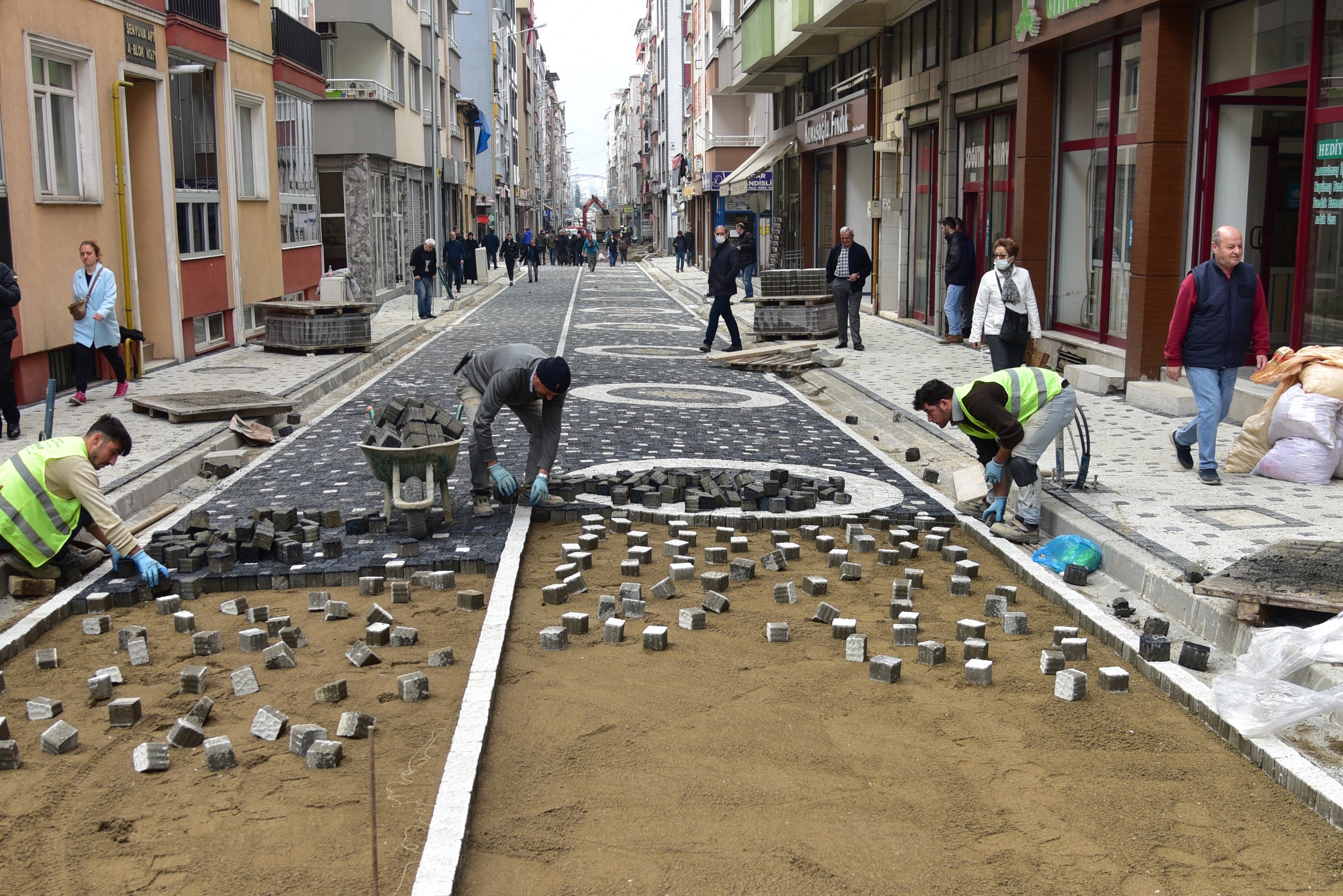 FATİH CADDESİ’NDE İKİNCİ ETABA GEÇİLDİ