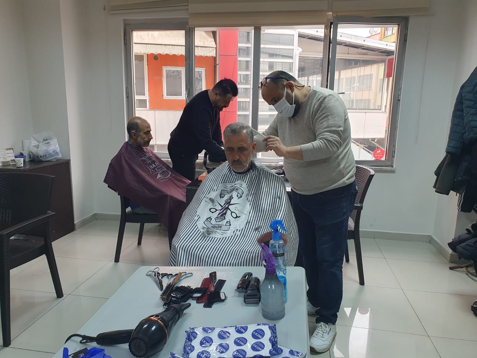 DEPREMDEN ETKİLENEN VATANDAŞLARIMIZIN HER ZAMAN YANINDAYIZ