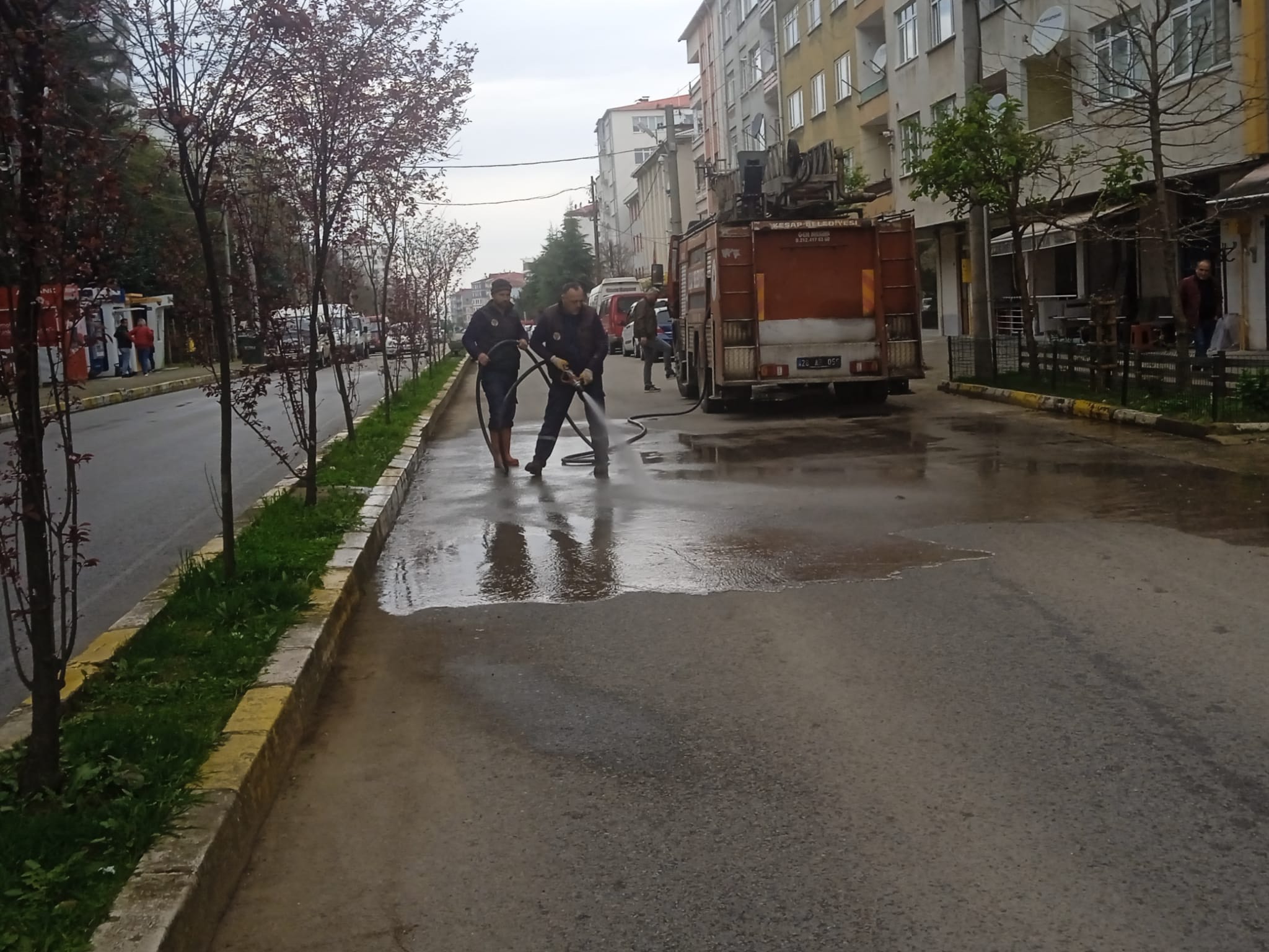 Keşap'ta Cadde ve Sokaklar Yıkanıyor