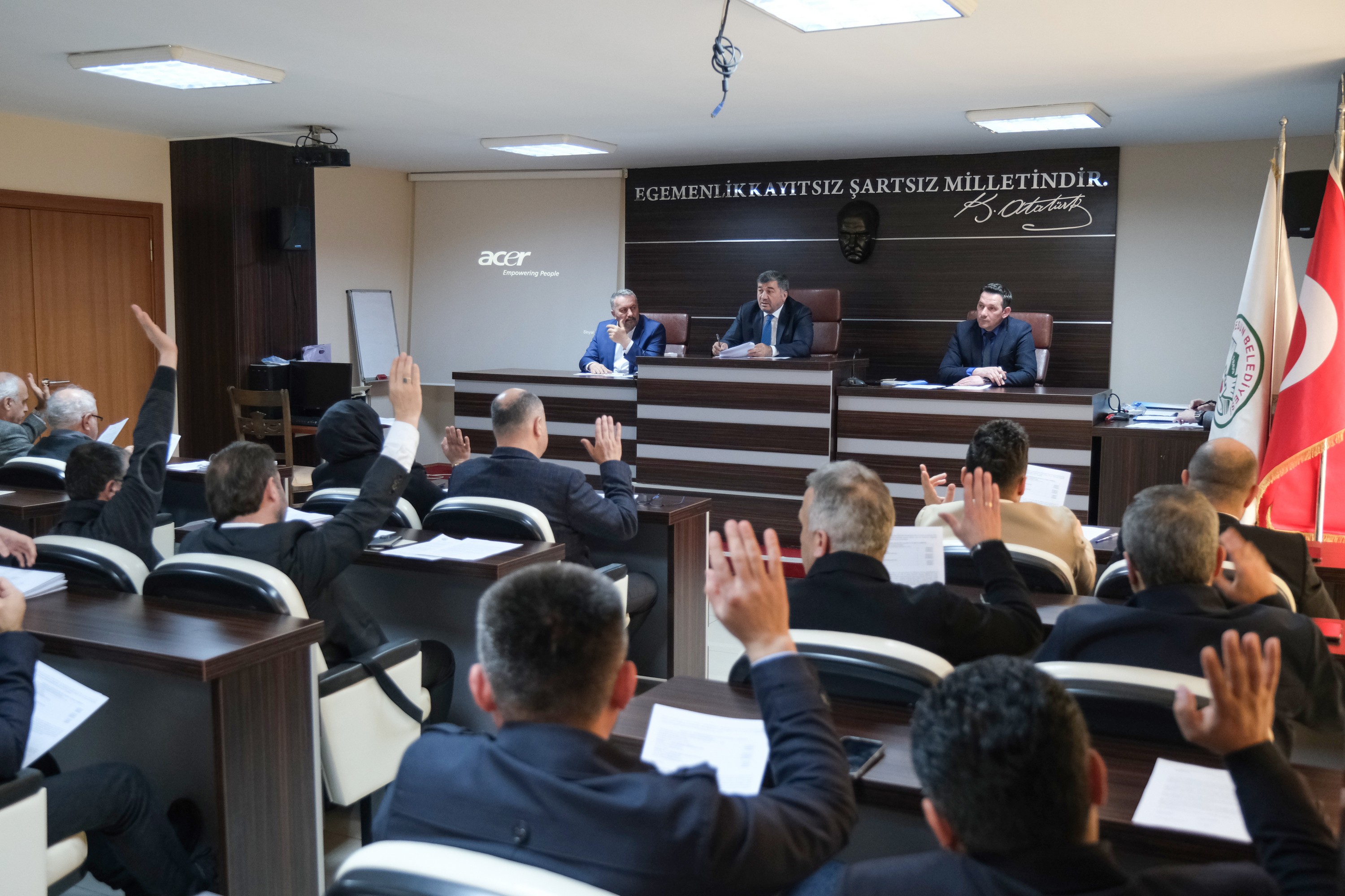 ŞENLİKOĞLU: “HİZMETLERLE DOLU 4 YILI GERİDE BIRAKTIK”