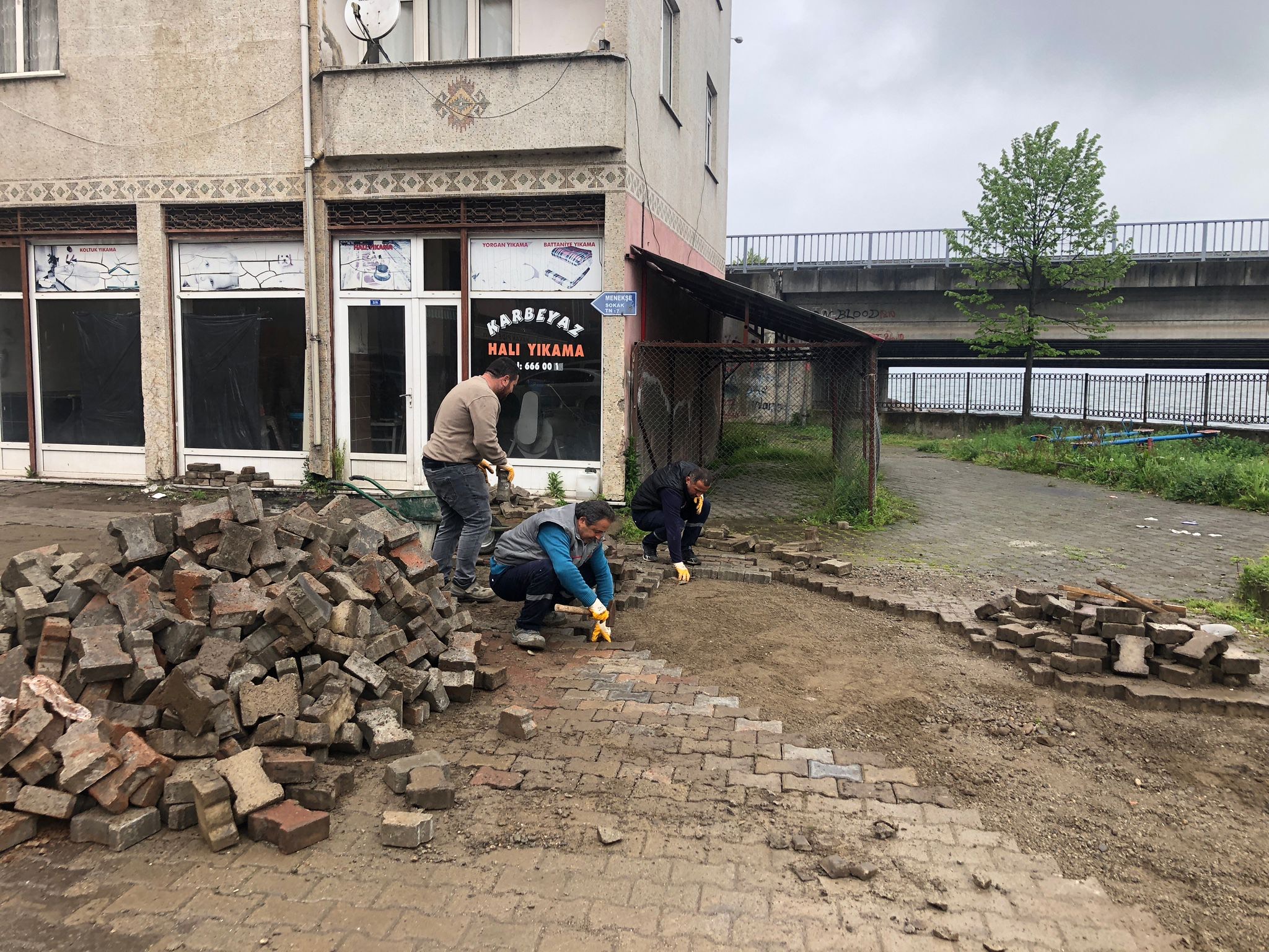 Kilitli Parke Bakım ve Onarım Çalışması Yapılıyor. 