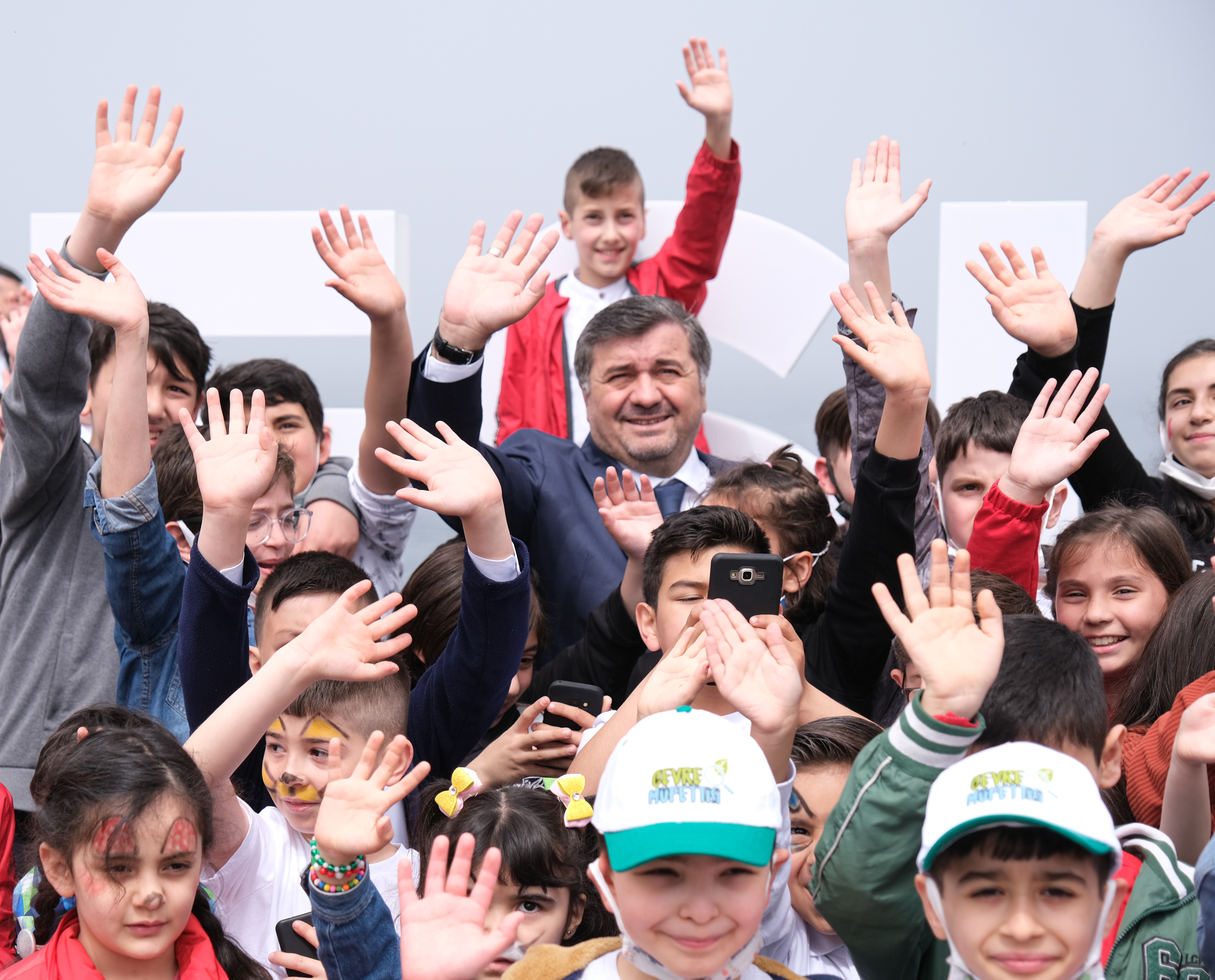 BAŞKAN ŞENLİKOĞLU’NUN KARNE TATİLİ MESAJI