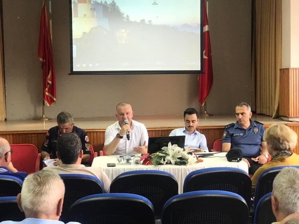BAŞKAN EMÜR MUHTARLAR TOPLANTISINA KATILDI
