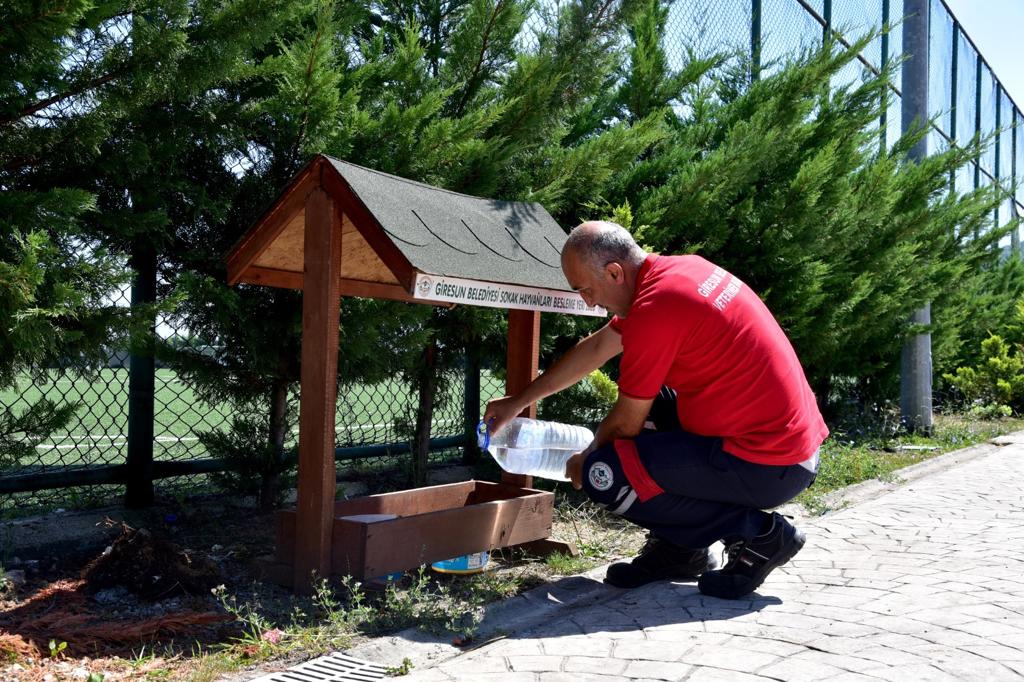 KAPIMIZIN ÖNÜNDE BİR KAP SU BULUNDURALIM