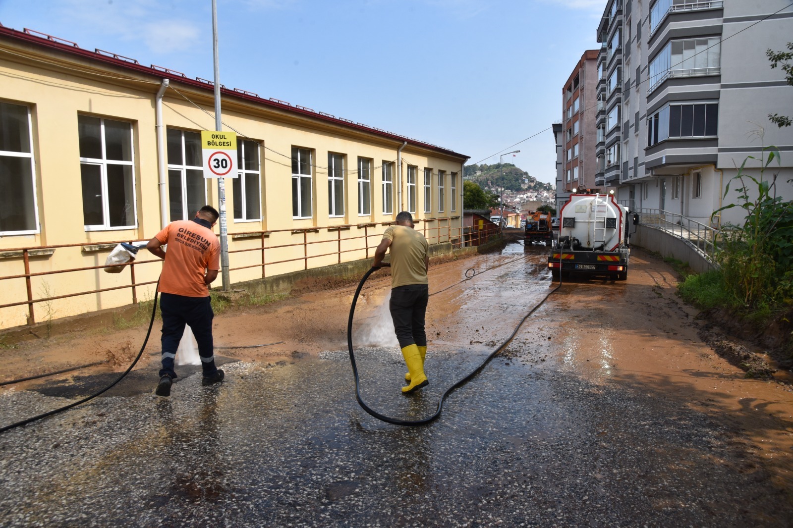 AFETİN İZLERİ SİLİNİYOR